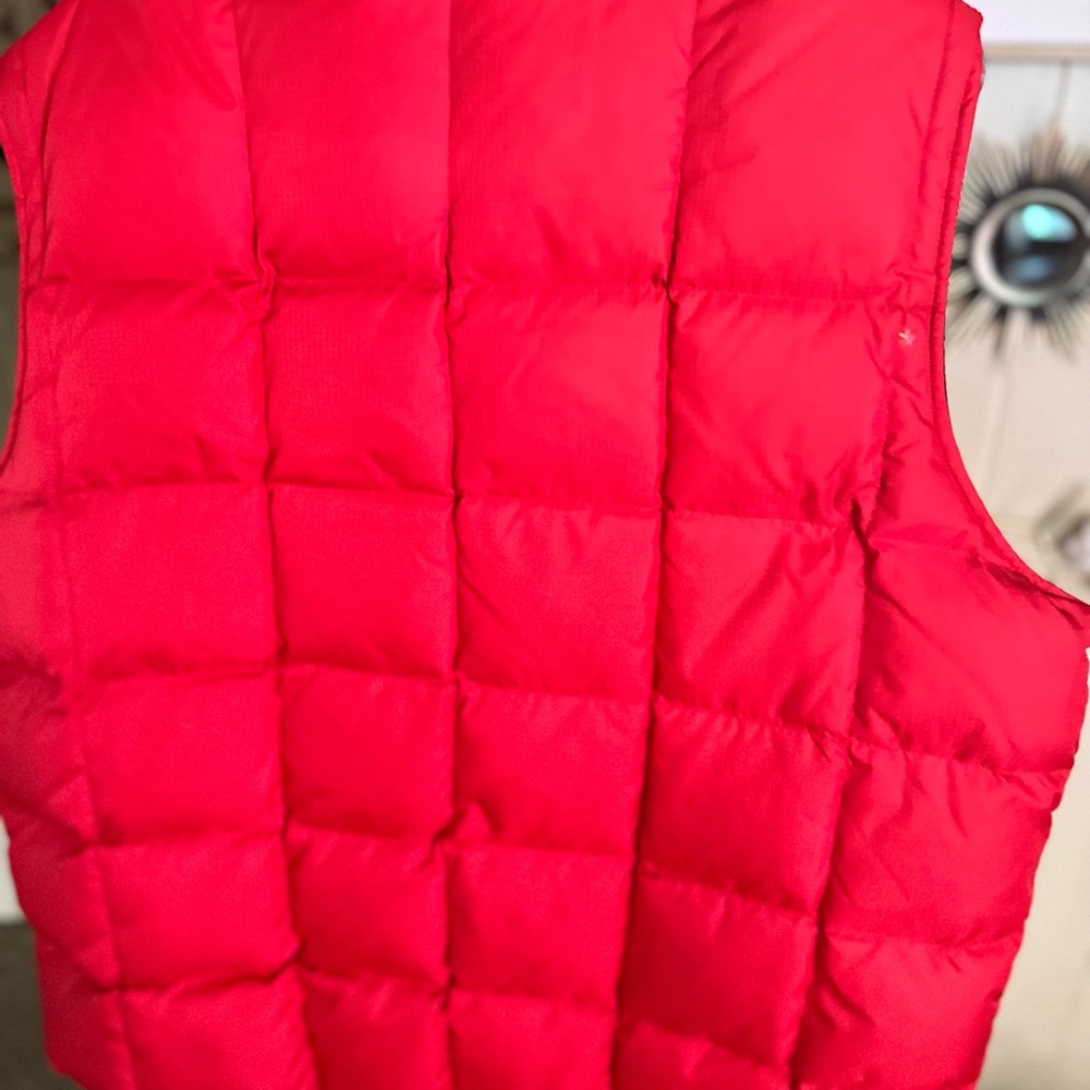 Sleeveless coat